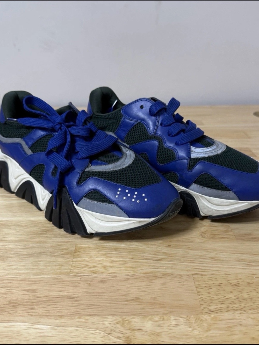 Versace Squalo Runner Blue Leather Sneakers in Size 40